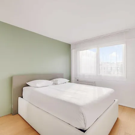Spacious Apartment- 3br-6p -