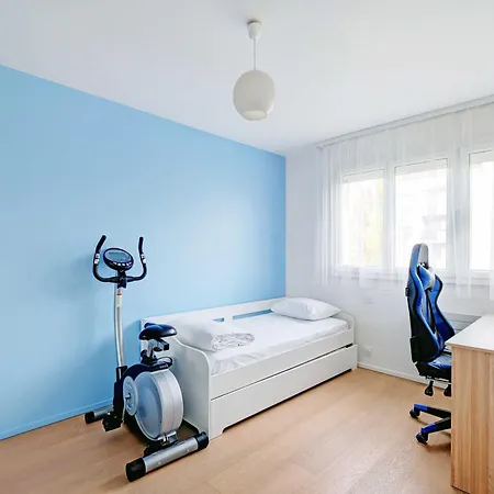Lägenhet Spacious Apartment- 3br-6p - *